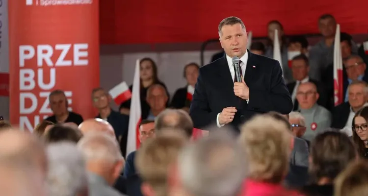 Polacy zrzucają się na dzieci chore na raka. Czarnek: "Państwo Tuska prowadzi system do ruiny"