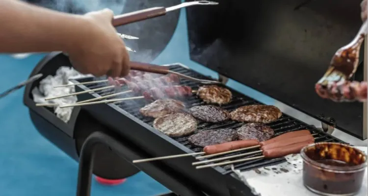 1 maja. Wielu biskupów wydało dyspensę