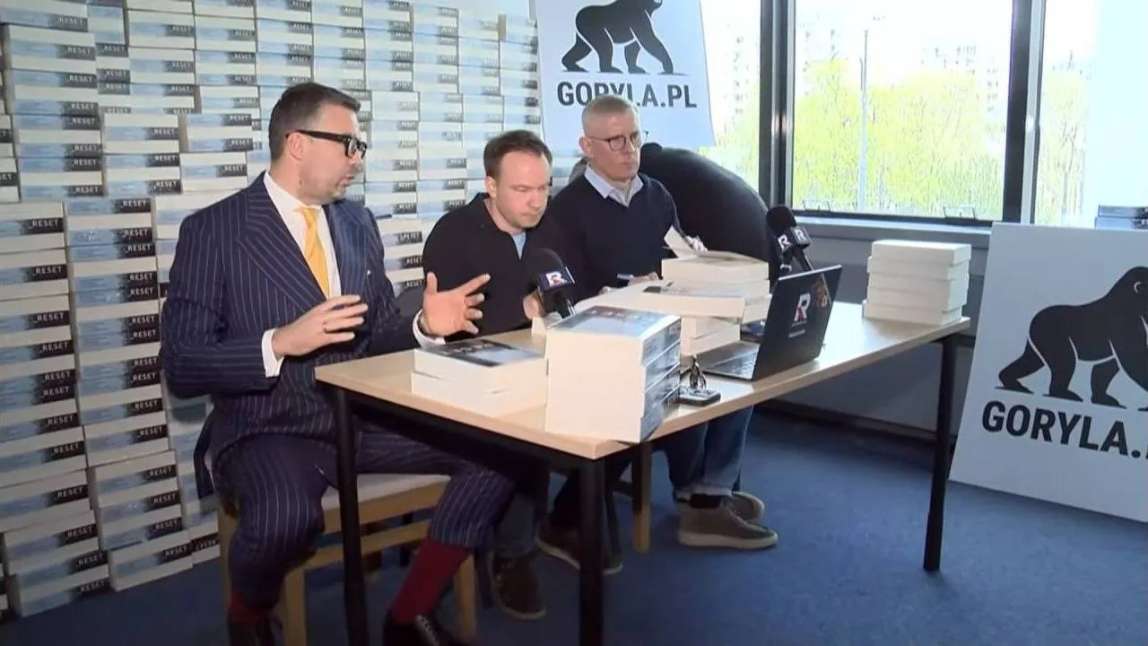 Książka "Reset" bestsellerem! "Biesiada z Kadyn opisana kadr po kadrze i minuta po minucie"