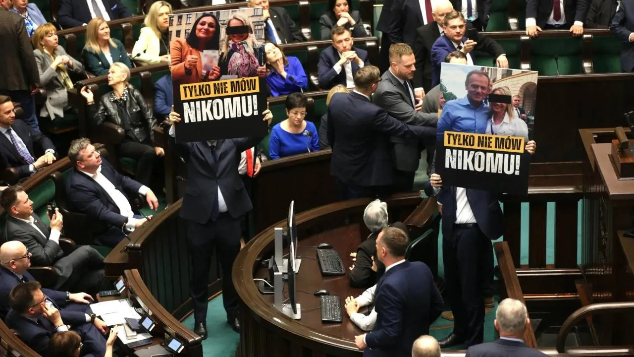 Kara od Prezydium Sejmu dla Mateckiego i Wosia. Domagali się prawdy o aferze pedofilskiej