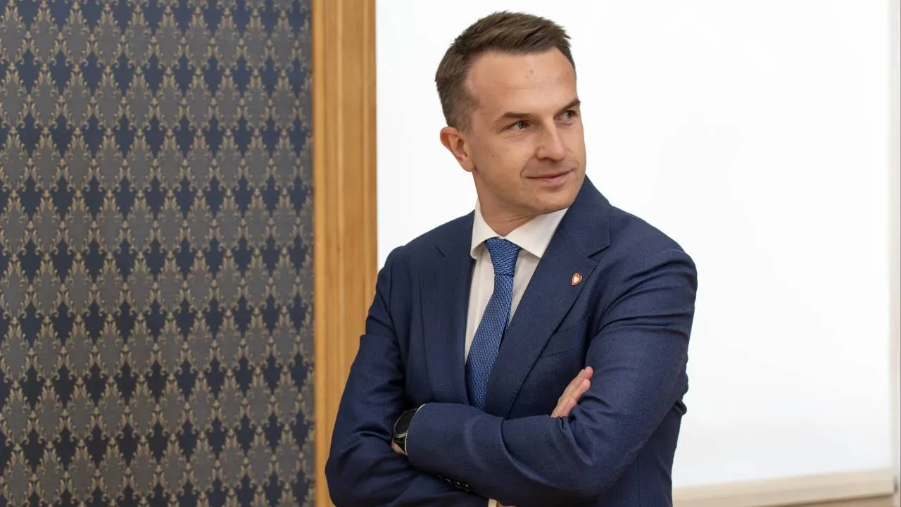 Polską służbę zdrowia miała uratować... wyższa cena wódki? "Fikołek logiczny roku"