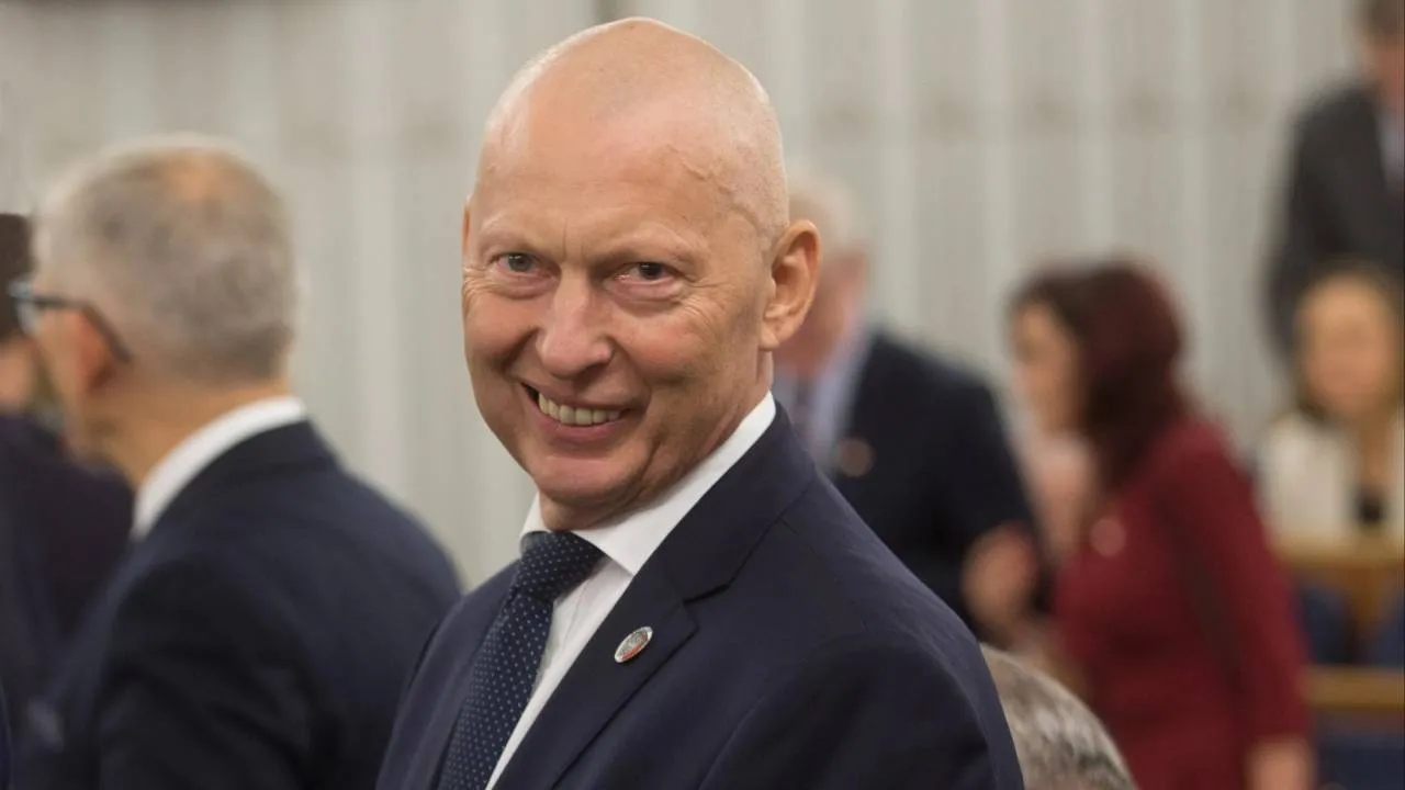 Różański apeluje do prezydenta ws. strategii bezpieczeństwa. "Nasz strateg z senatu nie wie o czym pisze"