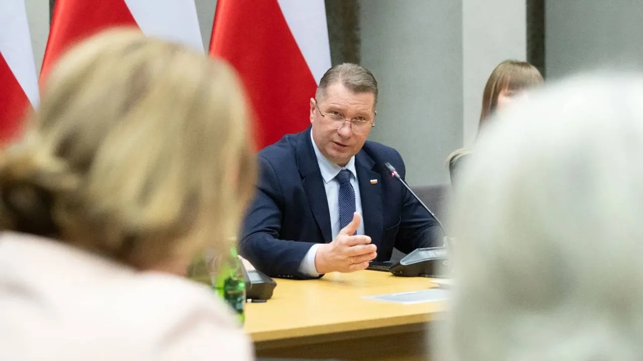 Przymrozki przed majówką. Czarnek apeluje do resortu: żądam uruchomienia wsparcia [SZCZEGÓŁY]