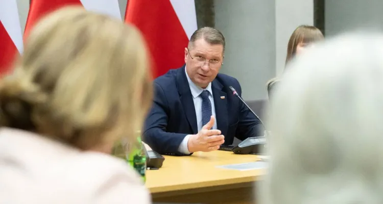 Przymrozki przed majówką. Czarnek apeluje do resortu: żądam uruchomienia wsparcia [SZCZEGÓŁY]