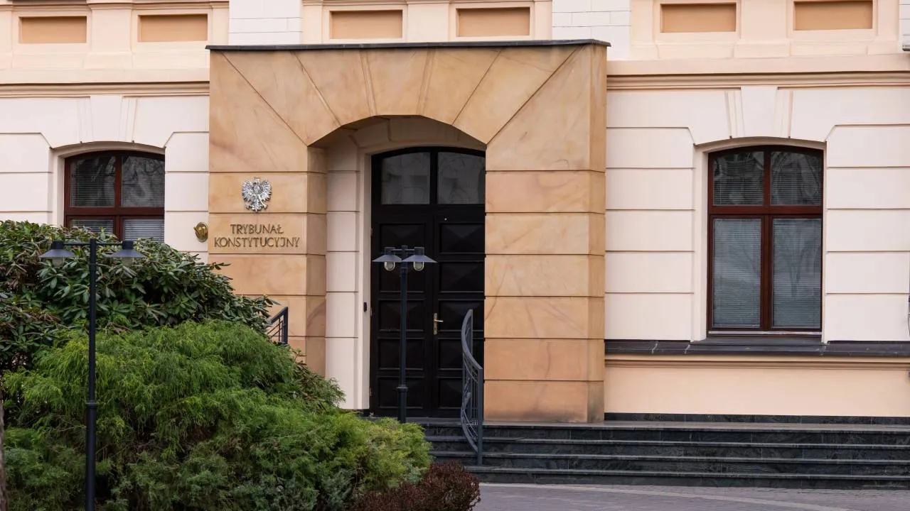 Pracownicy Trybunału Konstytucyjnego wezwani do prokuratury Korneluka. "Próba zastraszenia"
