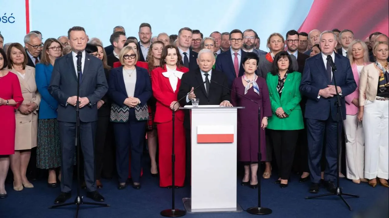 Nowe stowarzyszenie w PiS. Z "cichym wsparciem" prezesa Kaczyńskiego