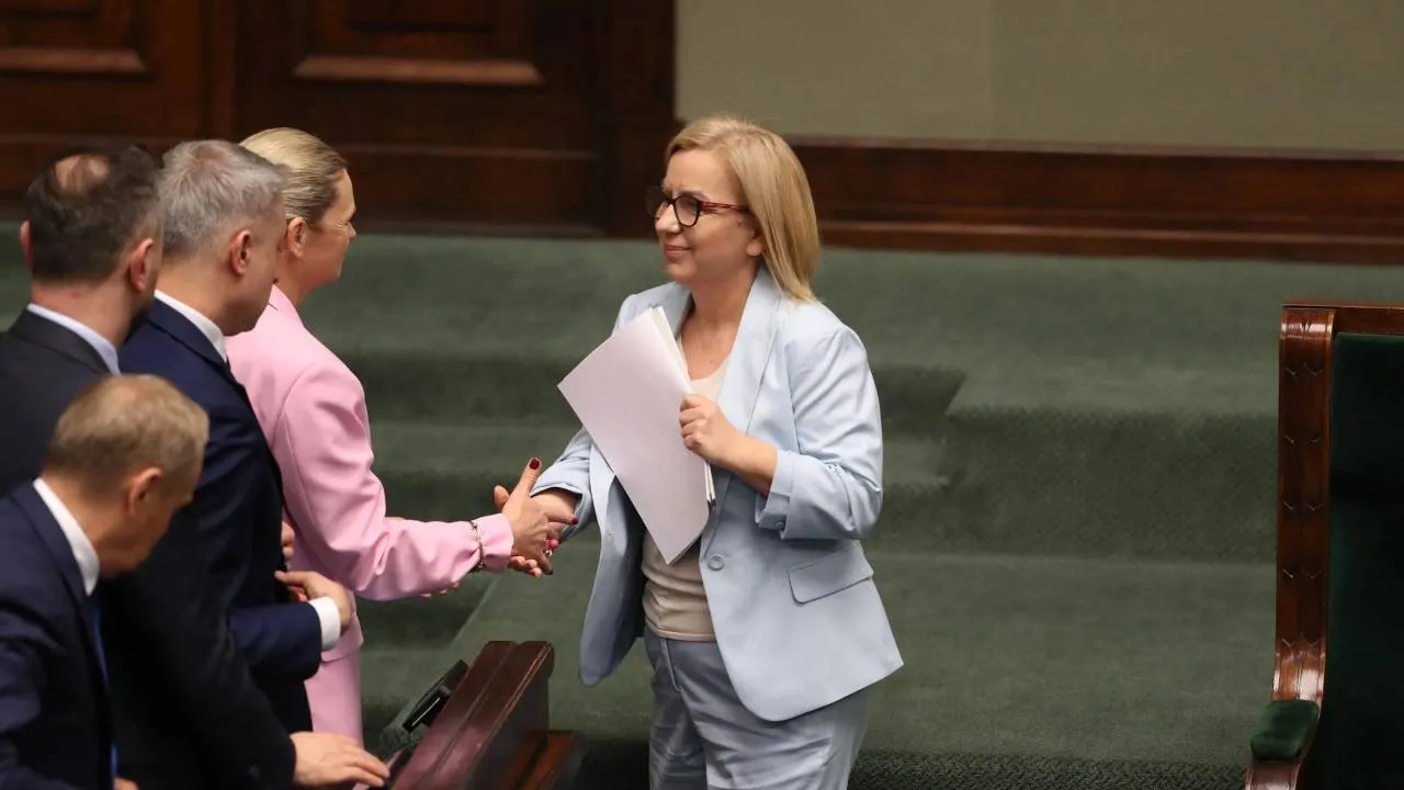 Hennig-Kloska zostaje. Sejm odrzucił wotum nieufności wobec minister klimatu i środowiska