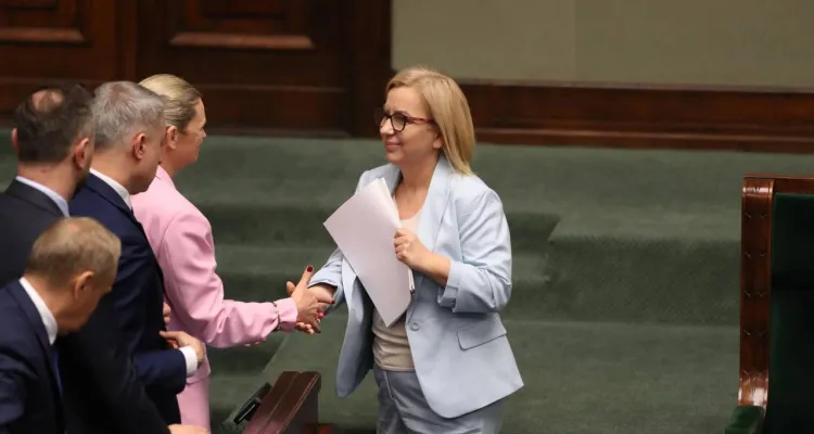 Hennig-Kloska zostaje. Sejm odrzucił wotum nieufności wobec minister klimatu i środowiska
