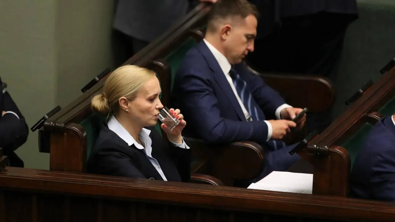 Debata nad odwołaniem Sobierańskiej-Grendy. Poseł przedstawił "haniebną i złowrogą listę cięć"