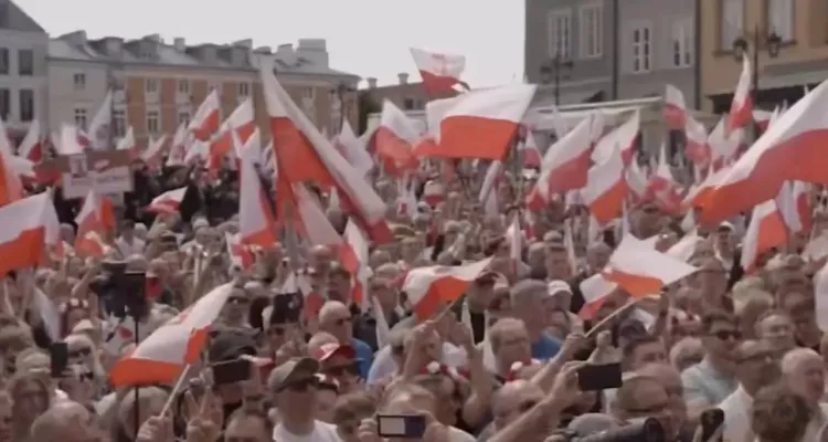 "To zobowiązanie do troski o naszą Ojczyznę". Wyjątkowy spot Kancelarii Prezydenta z okazji Dnia Flagi RP