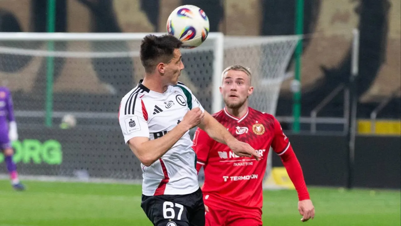 Legia pogrążyła Widzew w ostatniej akcji. Papszun wskazał klucz do zwycięstwa