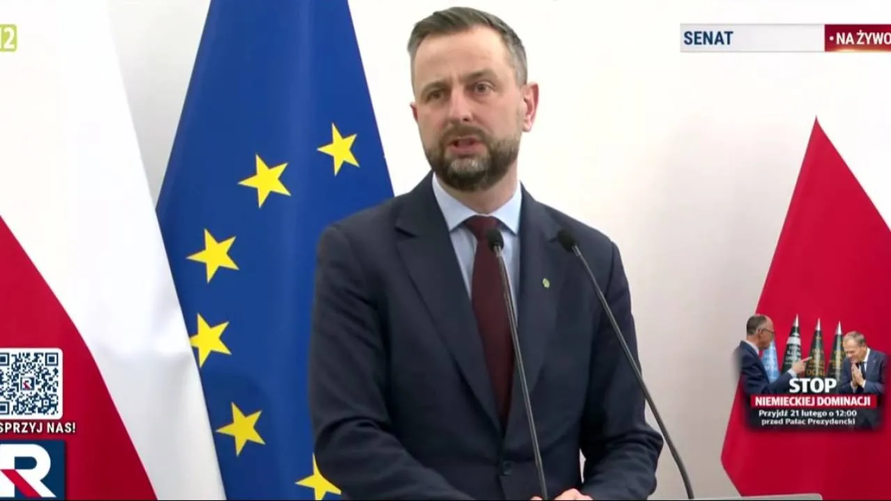 Kosiniak-Kamysz chce wpisania członkostwa w UE do Konstytucji. Przypomniano mu czasy PRL