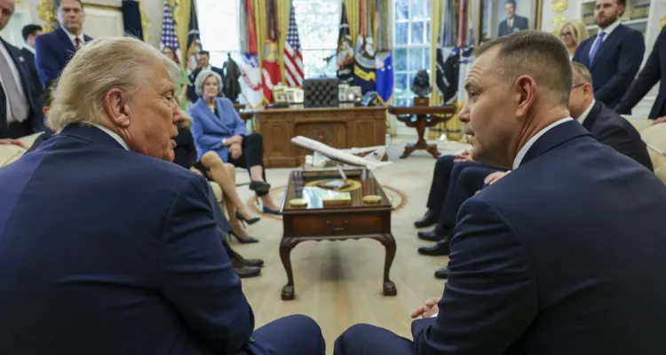 Prezydent Nawrocki rozmawiał z Donaldem Trumpem. Poruszył sprawę Poczobuta