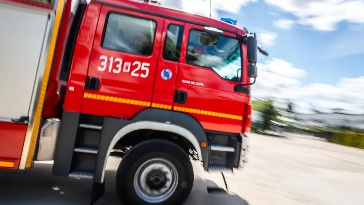 Ogromny pożar lasu Lubelszczyźnie. W akcji cysterny, śmigłowce i około 200 strażaków