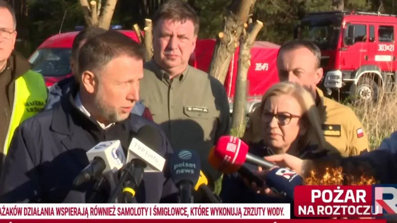 "Black Hawki mogą latać w nocy". Minister kłamał na konferencji?
