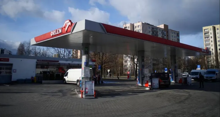 Ceny paliw znowu w dół. Oto, ile zapłacą kierowcy w piątek