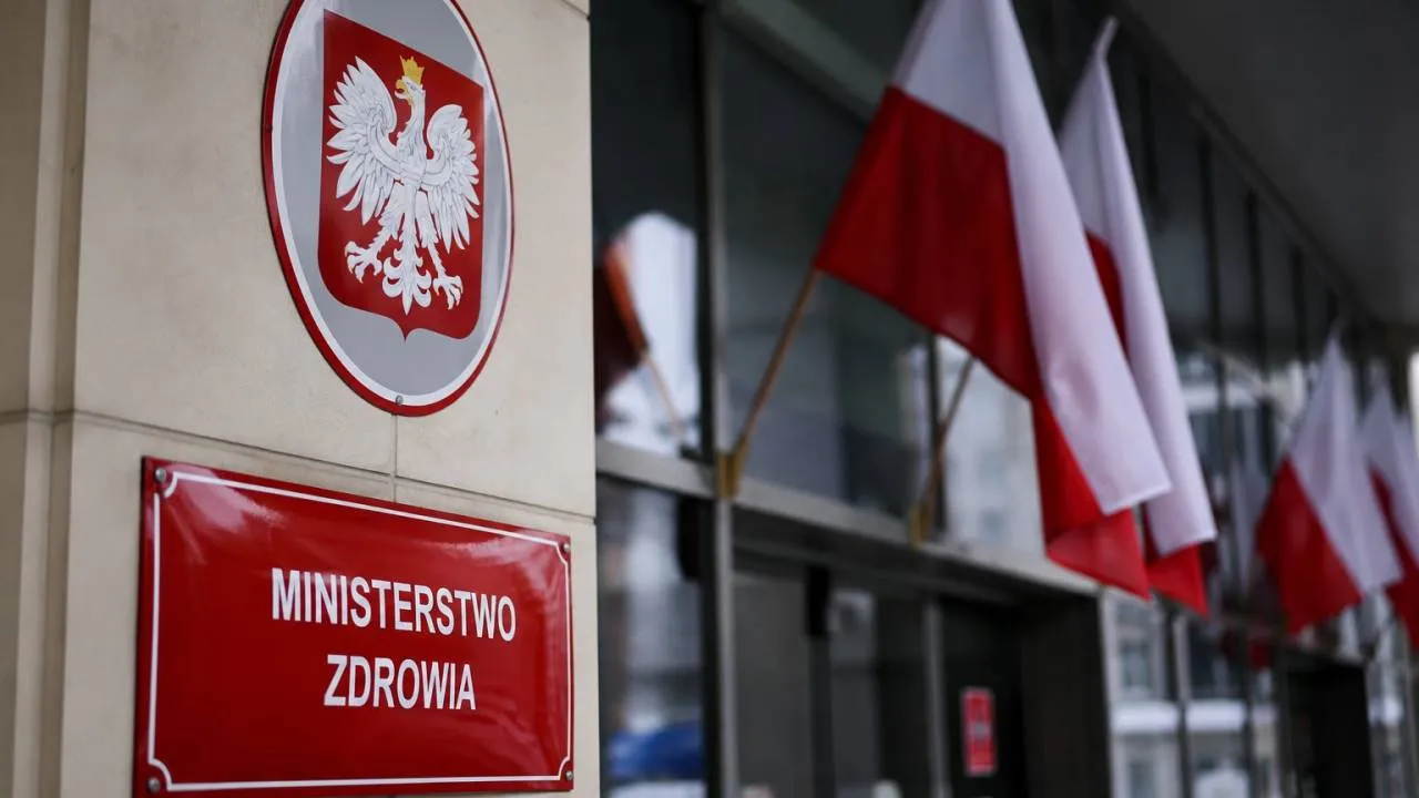 „Brak jakiejkolwiek współpracy”. Naczelna Izba Lekarska chce odwołania wiceminister zdrowia