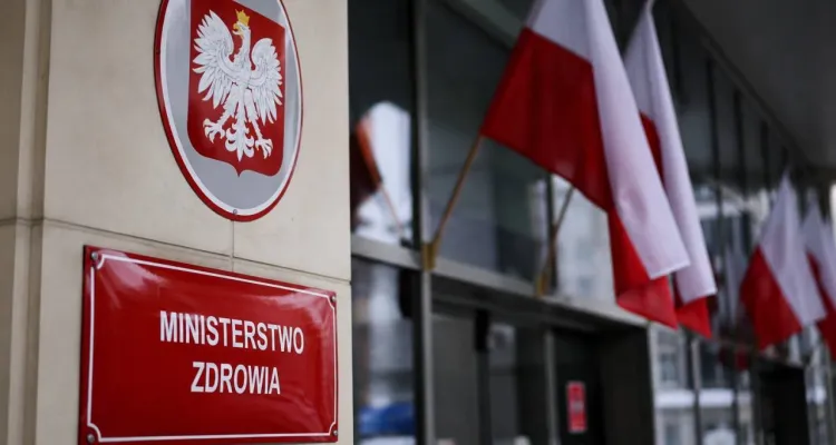 „Brak jakiejkolwiek współpracy”. Naczelna Izba Lekarska chce odwołania wiceminister zdrowia