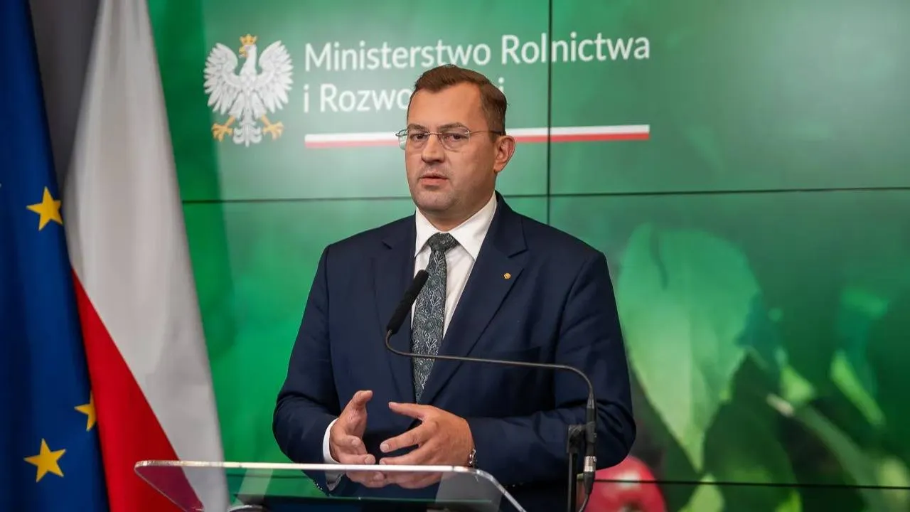 "Podręcznikowy przykład jak nie czytać z promptera". Poseł PiS zakpił z Krajewskiego [WIDEO]