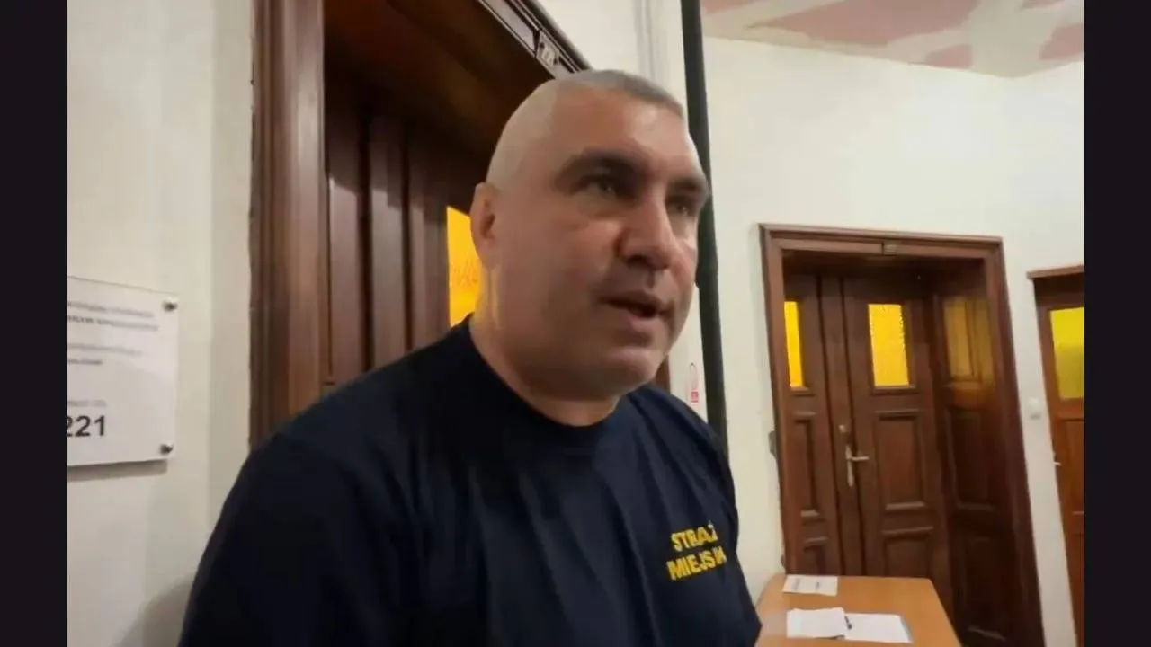 "Widział pan moje zdjęcie nagie?". Tym pytaniem zaskoczył dziennikarza TV Republika