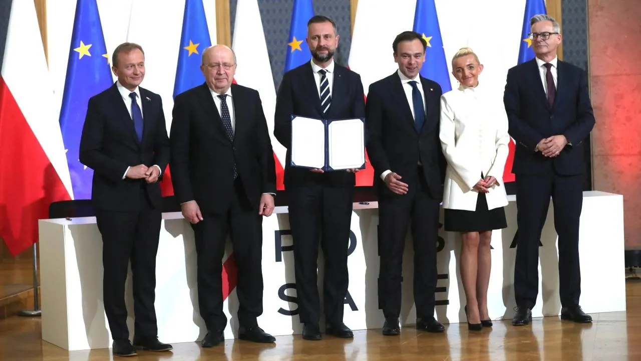 Podpisali SAFE. Co to oznacza dla Polaków? "Nie chodzi o obronność, cel jest inny"