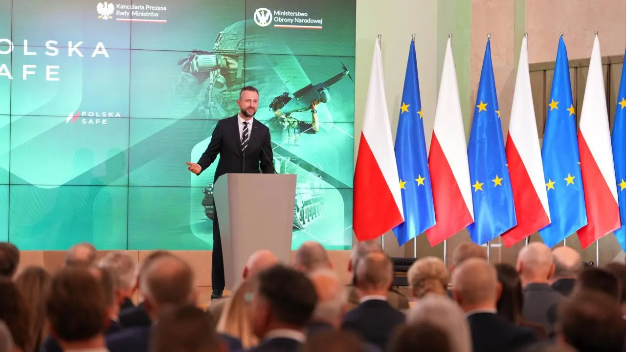 "Skaczemy na główkę do basenu bez wody" – były minister finansów o podpisanej umowie SAFE