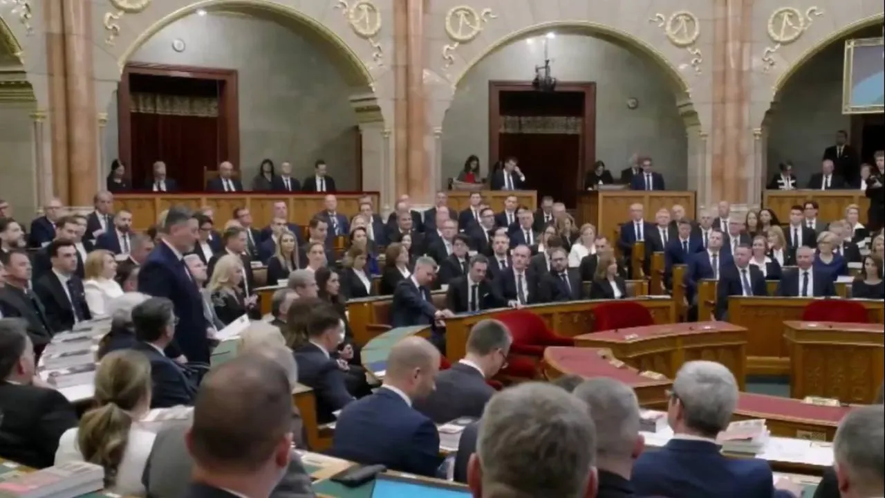 Węgry zmieniają władzę! Deputowani przysięgli wierność konstytucji