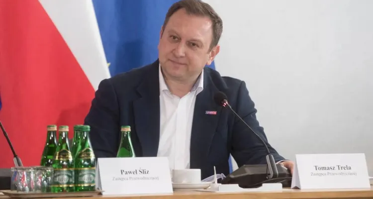 Adopcja dzieci przez homo-małżeństwa to "kolejny krok". Potwierdził to Trela [WIDEO]