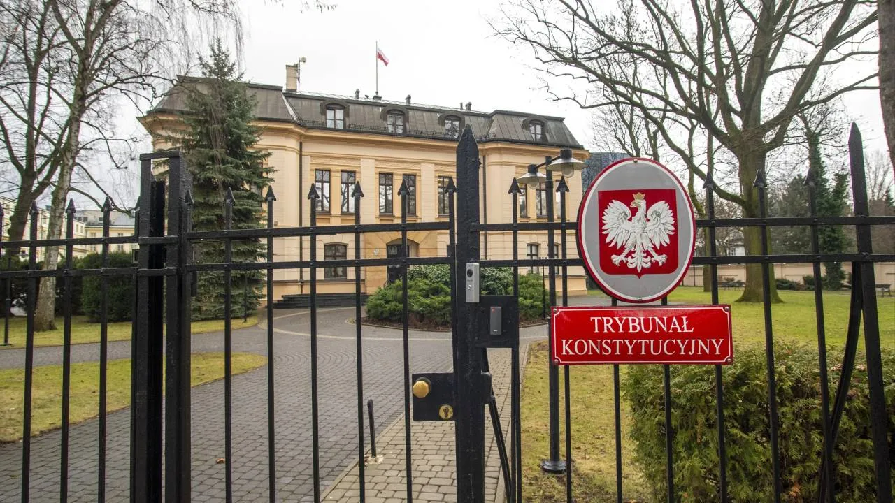 Wybór sędziów TK - Trybunał przygląda się procedurze. Wnioskodawcy ostrzegają przed "sędziokracją"