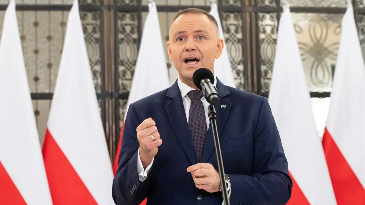 Polacy ocenili pomysł prezydenta Nawrockiego. Wynik sondażu mówi jasno [ZOBACZ]