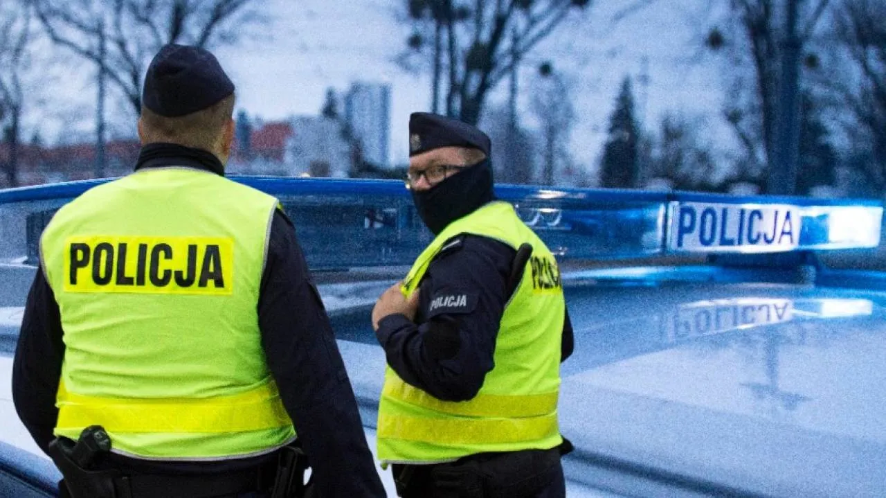 Nagrał policjanta, film wrzucił do sieci. Właśnie zapadł wyrok