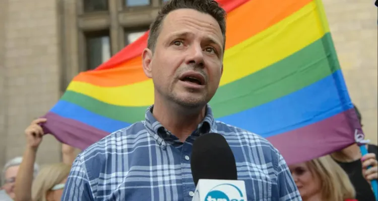 Trzaskowski uznaje homo-małżeństwa. Stołeczny ratusz od dawna szykował się na transkrypcje