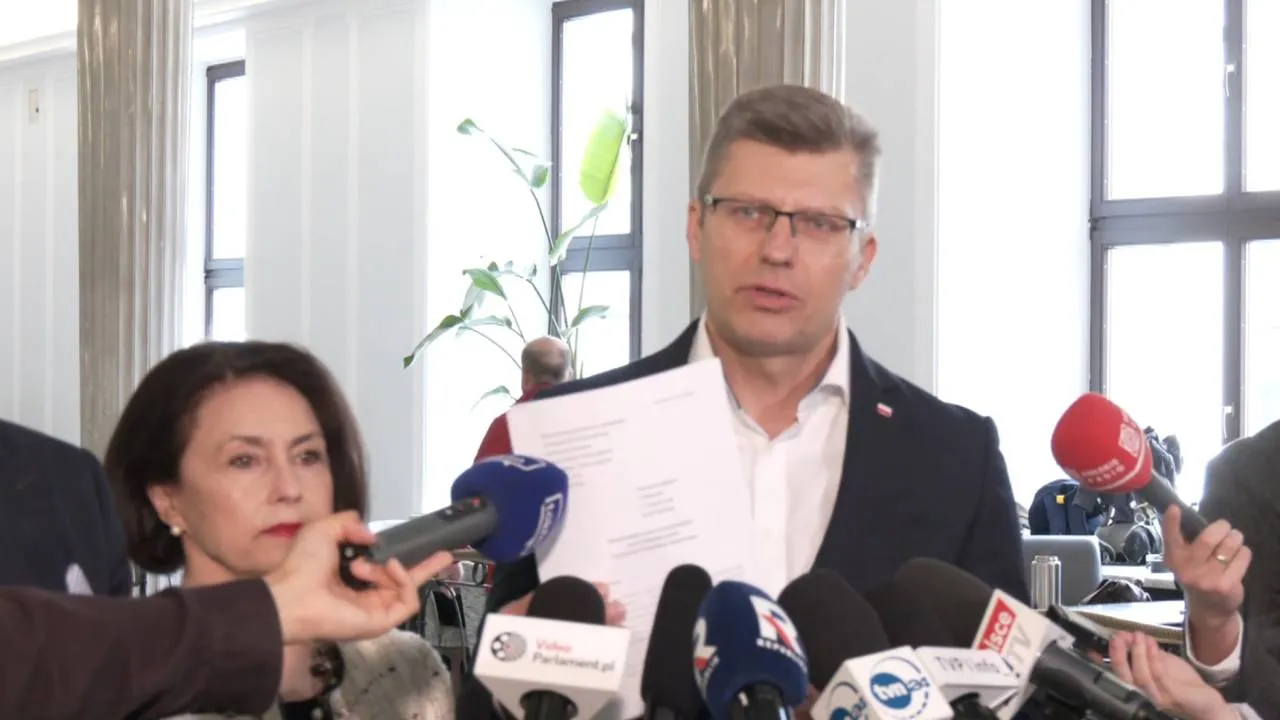 Posłowie PiS zawiadamiają prokuraturę. "Grożą prezydentowi i prezesowi Trybunału"