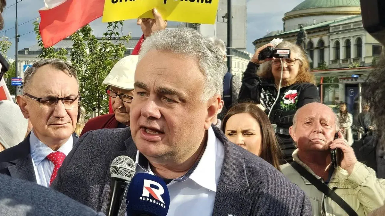 "Nie będą mogli być w policji". Sakiewicz mocno o funkcjonariuszach, którzy wtargnęli do jego mieszkania