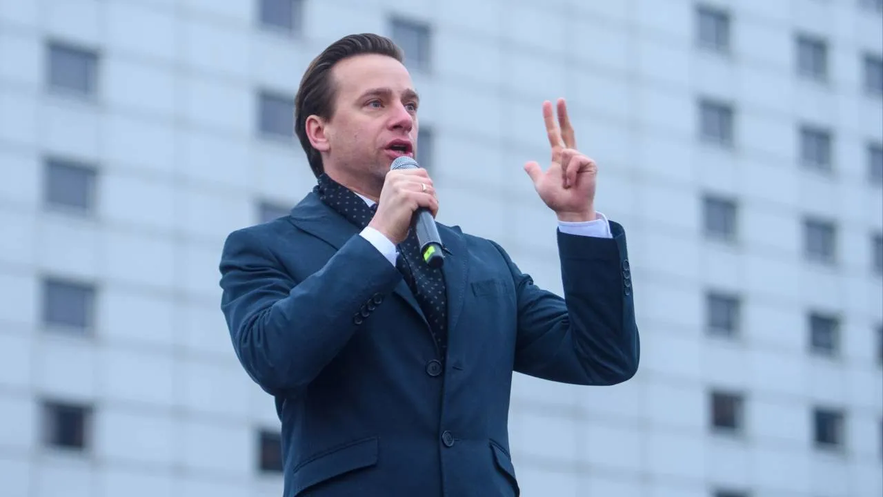 Rząd forsuje homo-małżeństwa w Polsce. Bosak: Od początku mieliśmy rację [SZCZEGÓŁY]