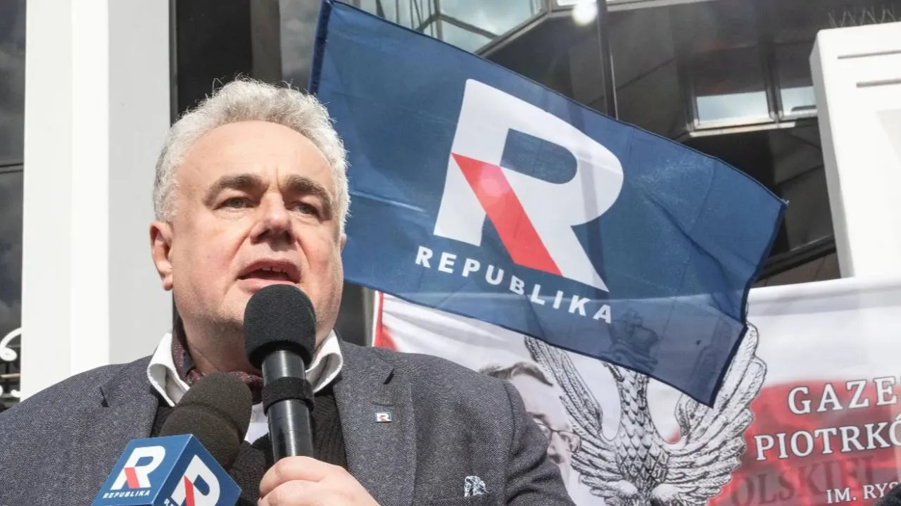 Alarm bombowy przy Republice. Sakiewicz: „Wersja Kierwińskiego właśnie upadła”