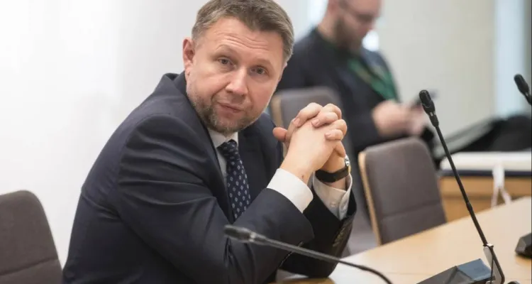 "Warto czytać komunikaty policji". Kierwiński brnie w obronę podległych mu funkcjonariuszy. Dostał odpowiedź!