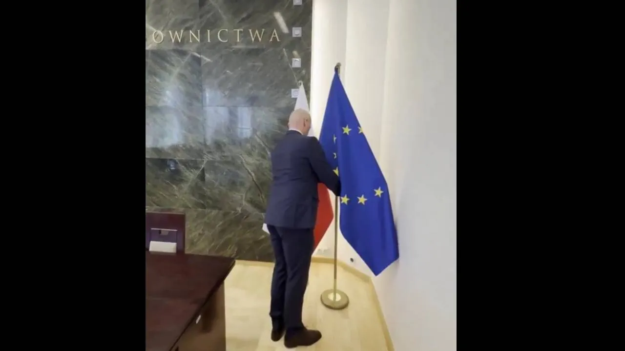 Przyszło "nowe" do Krajowej Rady Sądownictwa. Pierwsza zmiana? Przywrócić flagę UE
