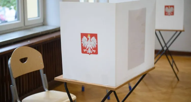 Senackie komisje przeciwko referendum prezydenta Nawrockiego. 