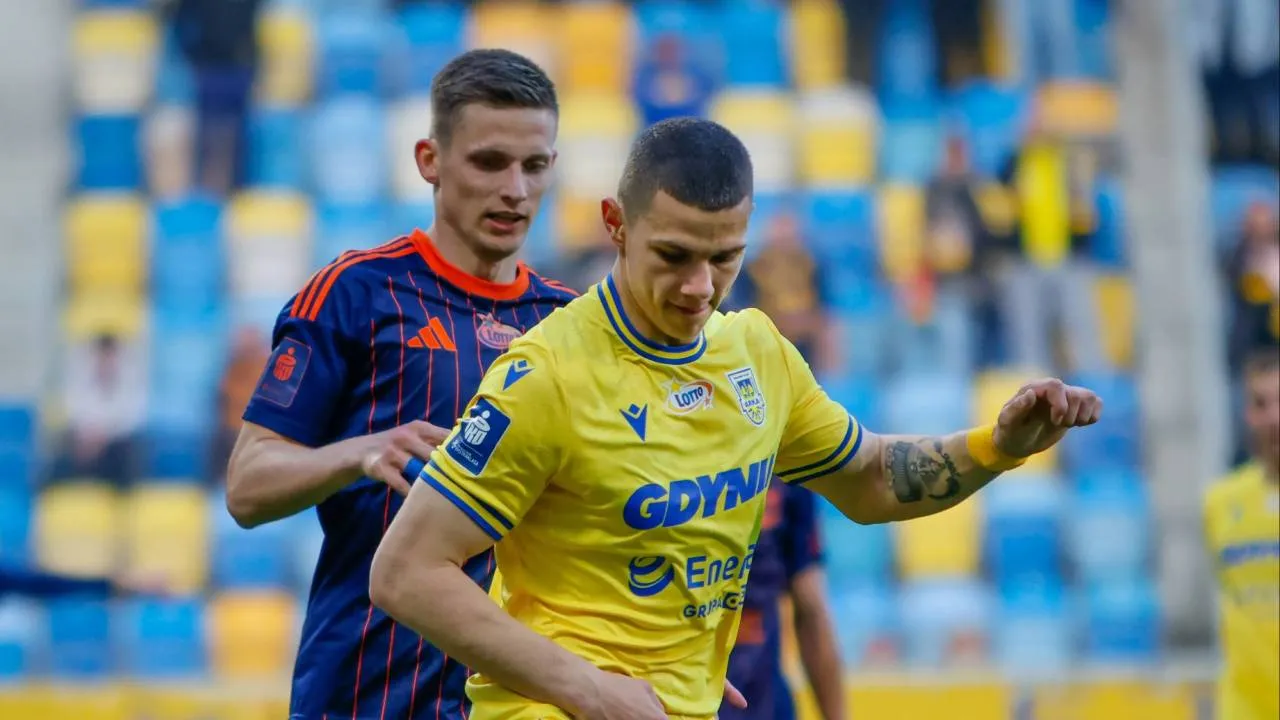 Arka Gdynia spada z Ekstraklasy: „Ryzyko dało nam porażkę”