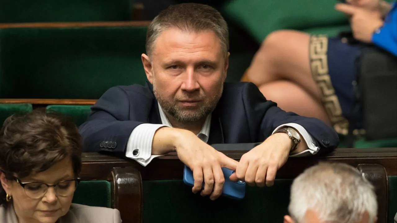 Tęczowy rząd Tuska w akcji. Kierwiński podpisał rozporządzenie dot. związków jednopłciowych