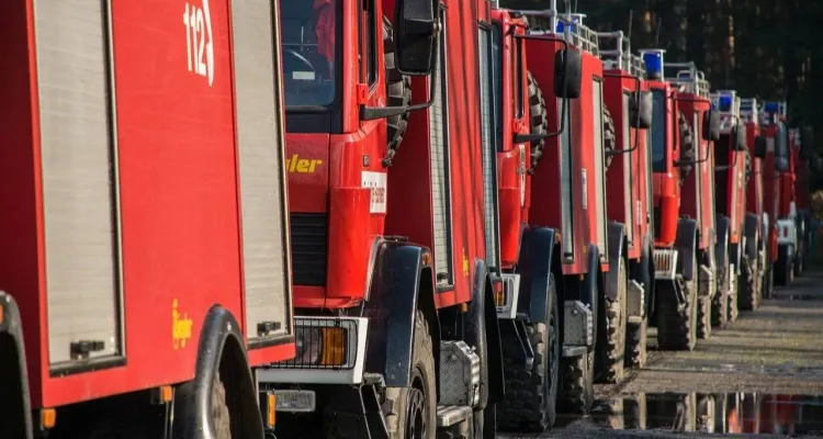 Pożar w stoczni. Zginęła jedna osoba, jest wielu rannych