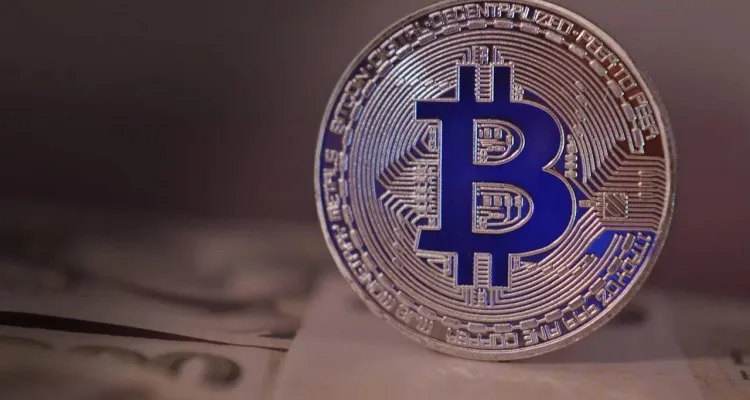 Polacy są za zakazem kryptowalut? Jest sondaż