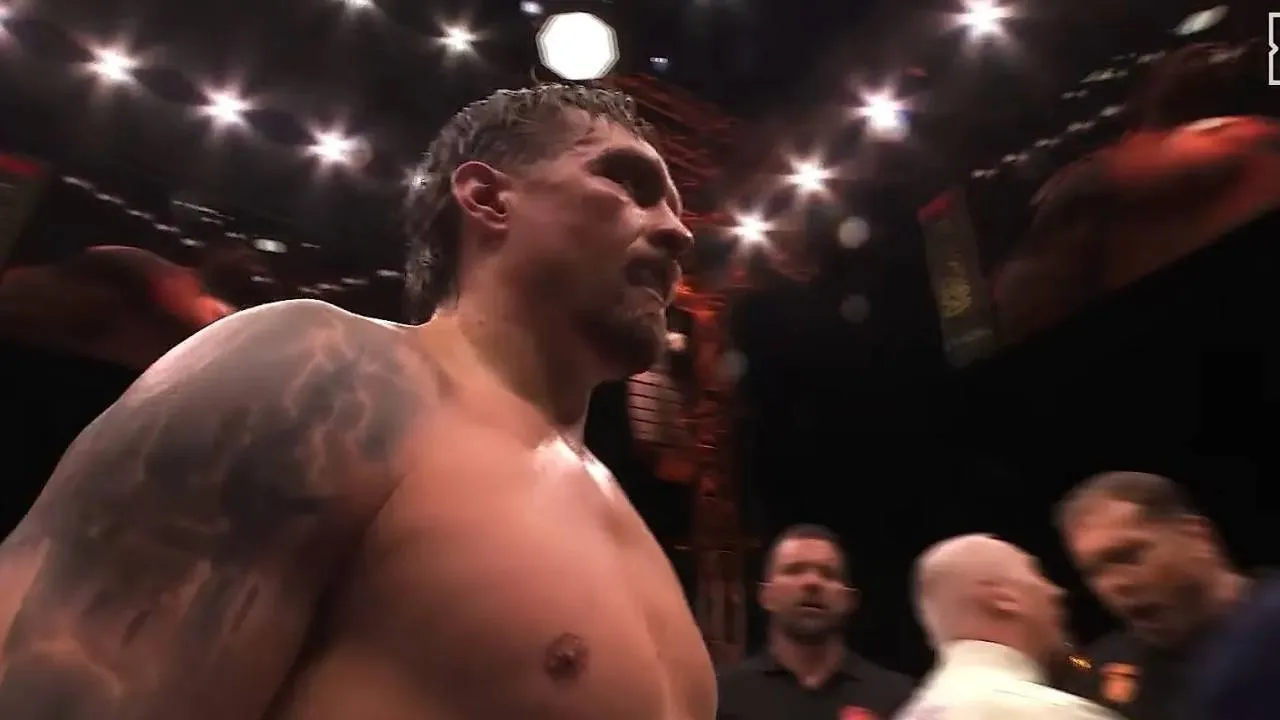 Trudny bój o mistrzowskie pasy. Usyk nokautuje Verhoevena pod piramidami