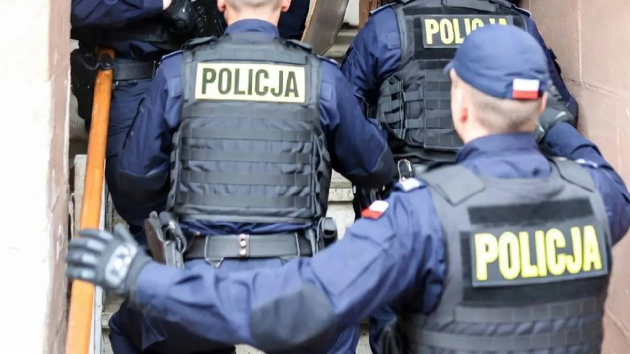 Fala fałszywych zgłoszeń. Sprawca był blisko lub podsłuchiwał służby