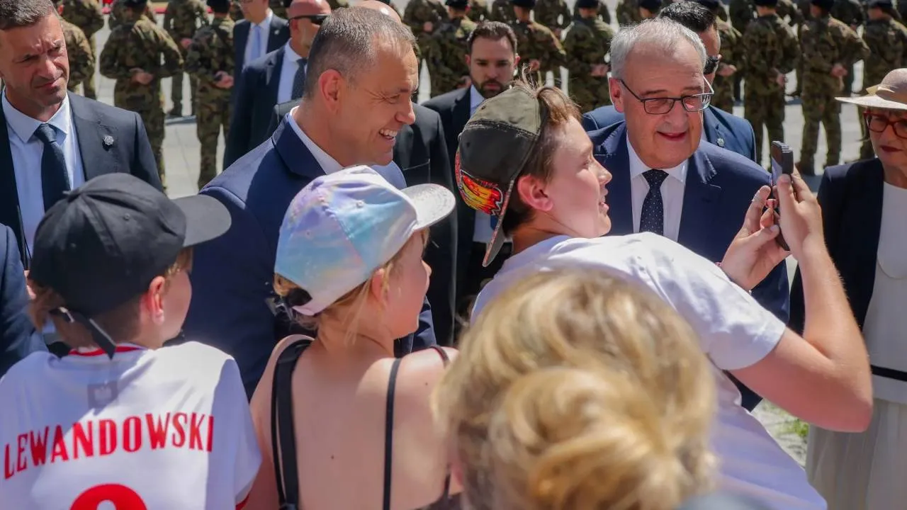 Prezydent spotkał się z Polakami w Szwajcarii. "Dziękuję że jesteście ze mną" [WIDEO]