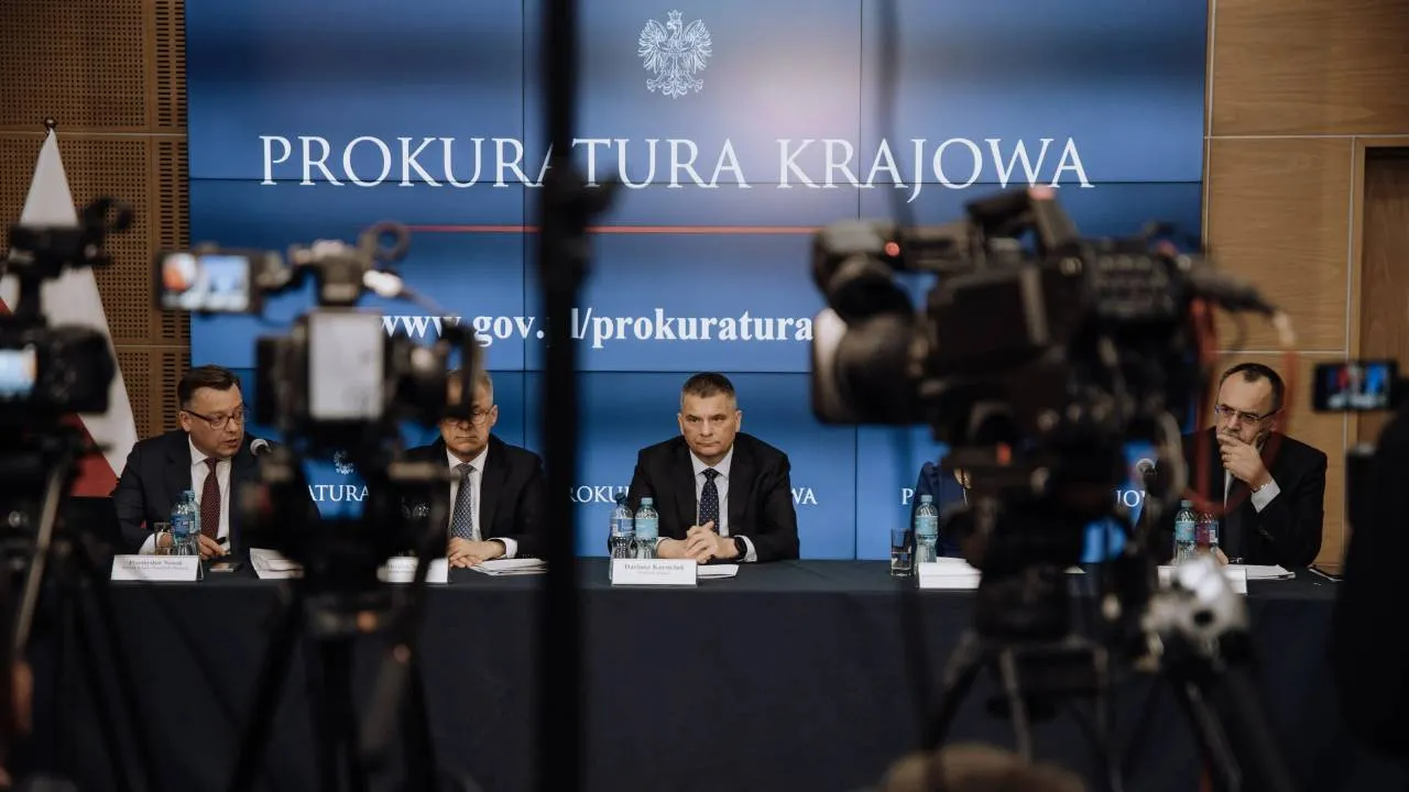Mieli ścigać sprawców ostatnich fałszywych alarmów. Chwalą się zarzutami za... "czyny historyczne"