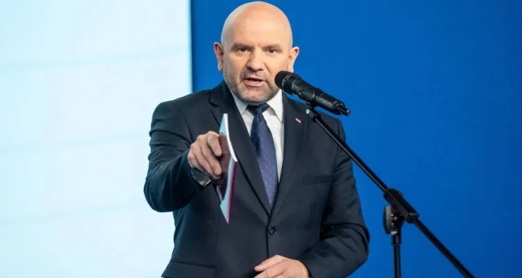 Interwencja Goska ws. wejścia do domu Sakiewicza. Jest odpowiedź policji