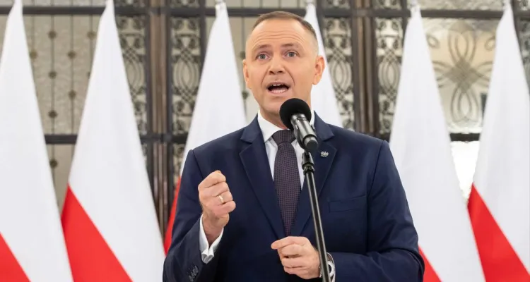 Polacy stanęli za prezydentem Nawrockim. Miażdżący wynik analizy komentarzy [ZOBACZ]