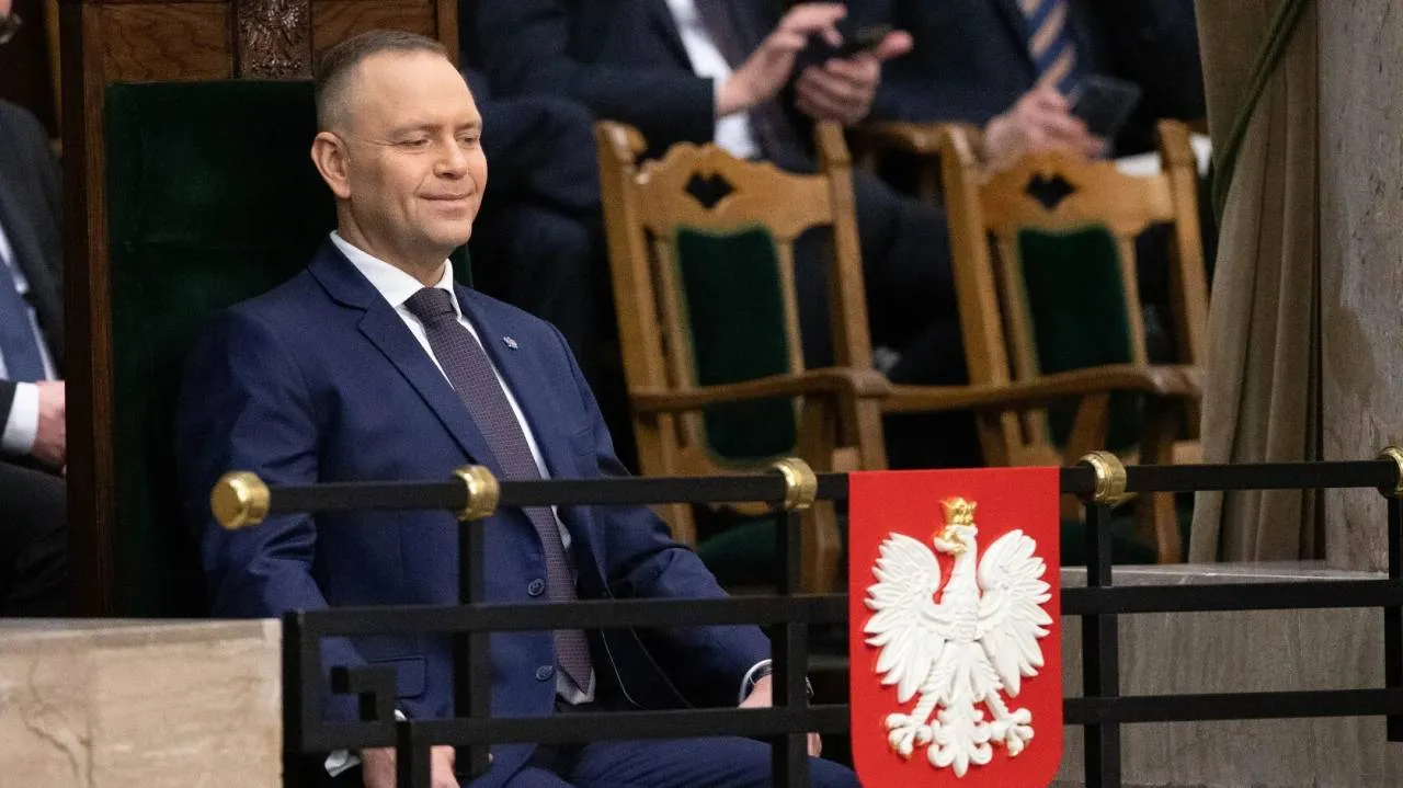 Sejm przyjął ustawę o "statusie osoby najbliższej". Jest komentarz prezydenta: "Podpiszę, jeśli..."